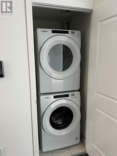 801 - 335 Wheat Boom Drive, Oakville, ON - Indoor Photo Showing Laundry Room