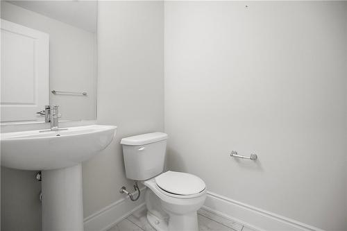 71 Lillian Way, Caledonia, ON - Indoor Photo Showing Bathroom