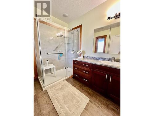2304 Chilcotin 20 Highway, Williams Lake, BC - Indoor Photo Showing Bathroom