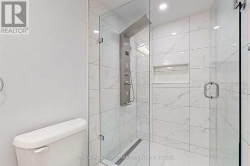 19 Carol Road, Barrie, ON - Indoor Photo Showing Bathroom