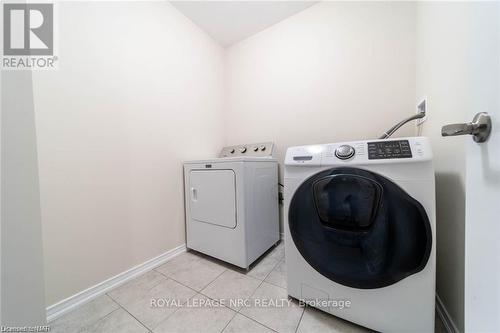 258 Esther Crescent, Thorold, ON - Indoor Photo Showing Laundry Room