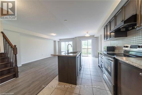258 Esther Crescent, Thorold, ON - Indoor Photo Showing Kitchen