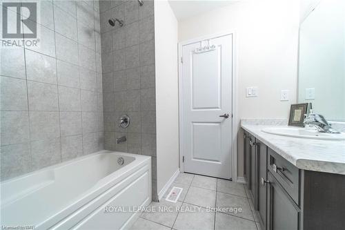 258 Esther Crescent, Thorold, ON - Indoor Photo Showing Bathroom