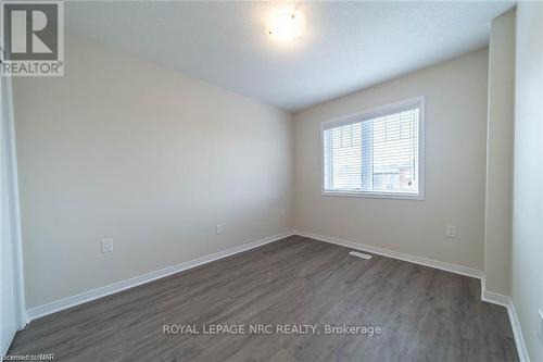 258 Esther Crescent, Thorold, ON - Indoor Photo Showing Other Room