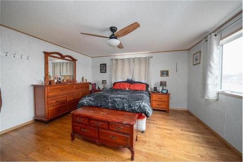 38031 Dawson Road, Ste Anne Rm, MB - Indoor Photo Showing Bedroom