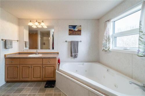 38031 Dawson Road, Ste Anne Rm, MB - Indoor Photo Showing Bathroom
