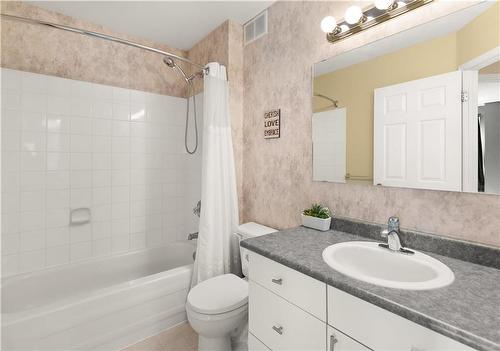 448 De La Seigneurie Boulevard, Winnipeg, MB - Indoor Photo Showing Bathroom