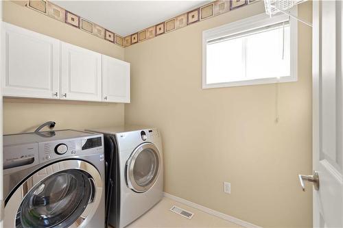 448 De La Seigneurie Boulevard, Winnipeg, MB - Indoor Photo Showing Laundry Room