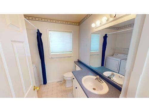 62 - 1401 Willowbrook Drive, Cranbrook, BC - Indoor Photo Showing Bathroom