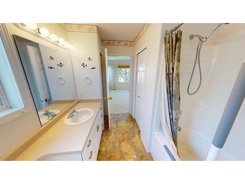 62 - 1401 Willowbrook Drive, Cranbrook, BC - Indoor Photo Showing Bathroom