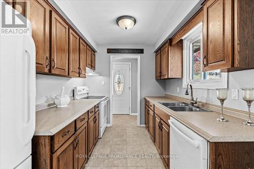 291 Herchimer Avenue E, Belleville, ON - Indoor Photo Showing Kitchen With Double Sink