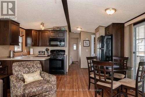 486 Cty Rd18-101Cherry Beach Lane, Prince Edward County, ON - Indoor Photo Showing Kitchen