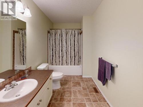 116-8430 Springbrook Road, Powell River, BC - Indoor Photo Showing Bathroom