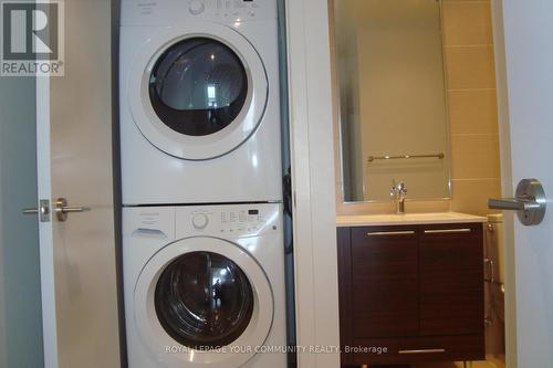 2306 - 1 Market Street, Toronto, ON - Indoor Photo Showing Laundry Room