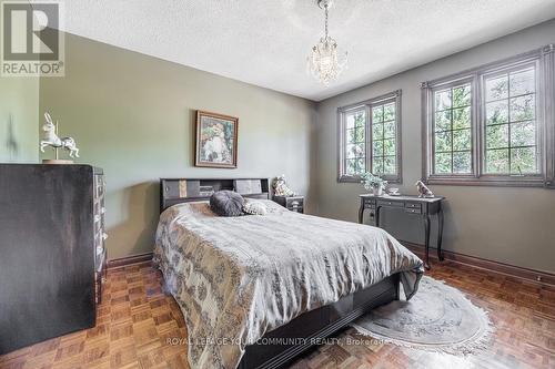 13 Roosevelt Drive, Richmond Hill, ON - Indoor Photo Showing Bedroom