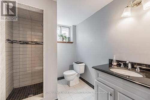 13 Roosevelt Drive, Richmond Hill, ON - Indoor Photo Showing Bathroom