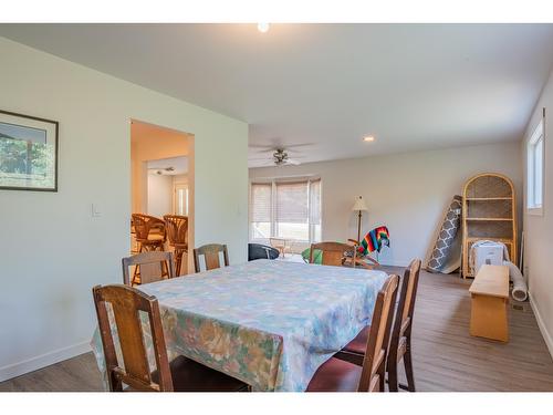 60 Chase Rd, Christina Lake, BC - Indoor Photo Showing Dining Room