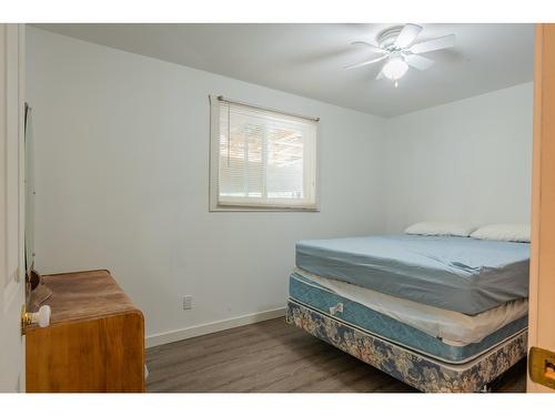 60 Chase Rd, Christina Lake, BC - Indoor Photo Showing Bedroom