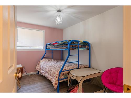 60 Chase Rd, Christina Lake, BC - Indoor Photo Showing Bedroom