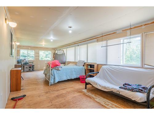 60 Chase Rd, Christina Lake, BC - Indoor Photo Showing Bedroom