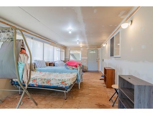 60 Chase Rd, Christina Lake, BC - Indoor Photo Showing Bedroom