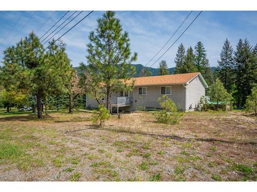 60 Chase Rd, Christina Lake, BC - Outdoor