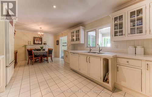 340 Marlowe Drive, Waterloo, ON - Indoor Photo Showing Kitchen With Double Sink