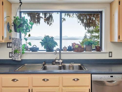 350 Sutil Rd, Quadra Island, BC - Indoor Photo Showing Kitchen With Double Sink