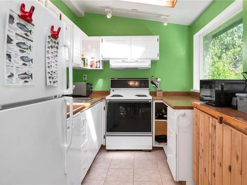 350 Sutil Rd, Quadra Island, BC - Indoor Photo Showing Kitchen
