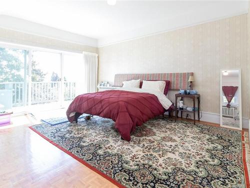 1630 Rockland Ave, Victoria, BC - Indoor Photo Showing Bedroom