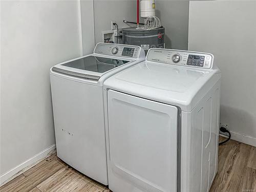171 North Shore Rd, Lake Cowichan, BC - Indoor Photo Showing Laundry Room