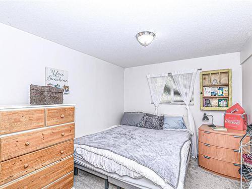 171 North Shore Rd, Lake Cowichan, BC - Indoor Photo Showing Bedroom