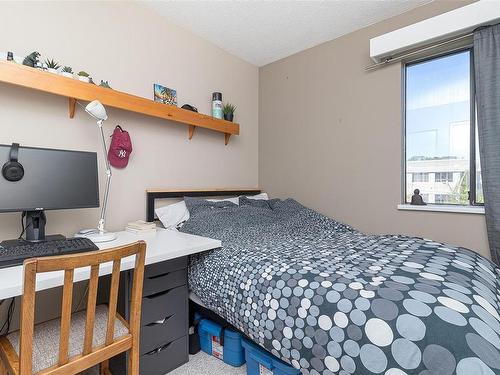 409-2757 Quadra St, Victoria, BC - Indoor Photo Showing Bedroom