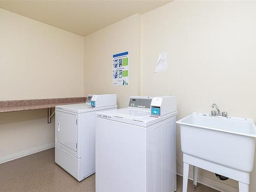 409-2757 Quadra St, Victoria, BC - Indoor Photo Showing Laundry Room