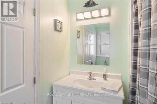 80 Robinson Street, Fort Erie, ON - Indoor Photo Showing Bathroom