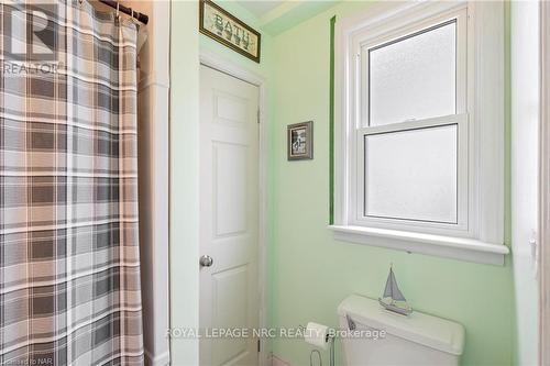 80 Robinson Street, Fort Erie, ON - Indoor Photo Showing Bathroom