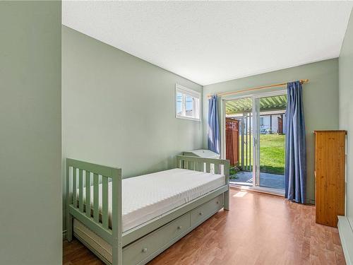 37-120 Finholm St North, Parksville, BC - Indoor Photo Showing Bedroom