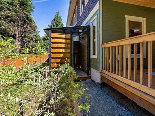7723 Vivian Way, Fanny Bay, BC - Outdoor With Deck Patio Veranda With Exterior