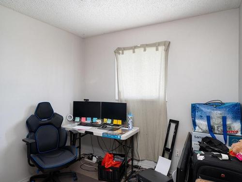 10103 Resthaven Dr, Sidney, BC - Indoor Photo Showing Office