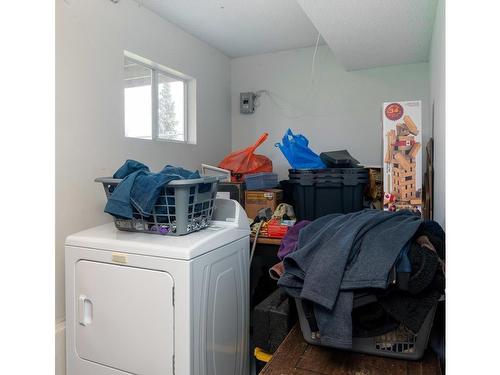 10103 Resthaven Dr, Sidney, BC - Indoor Photo Showing Laundry Room