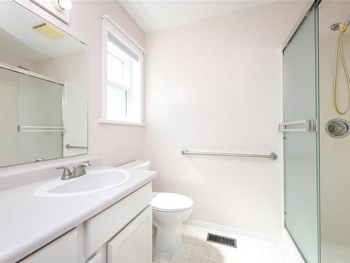 1088 Williams Rd, Courtenay, BC - Indoor Photo Showing Bathroom