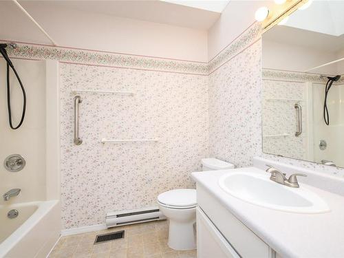 1088 Williams Rd, Courtenay, BC - Indoor Photo Showing Bathroom