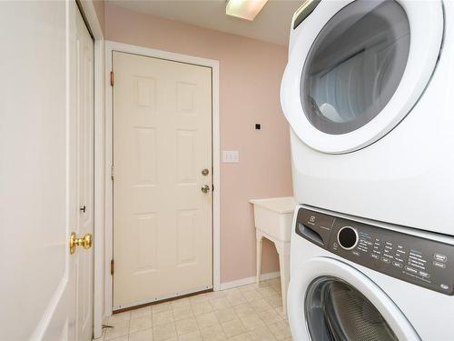 1088 Williams Rd, Courtenay, BC - Indoor Photo Showing Laundry Room