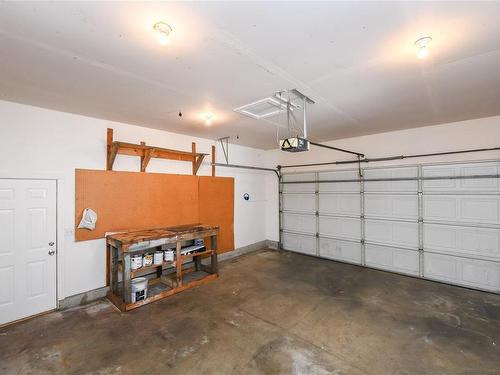 1088 Williams Rd, Courtenay, BC - Indoor Photo Showing Garage