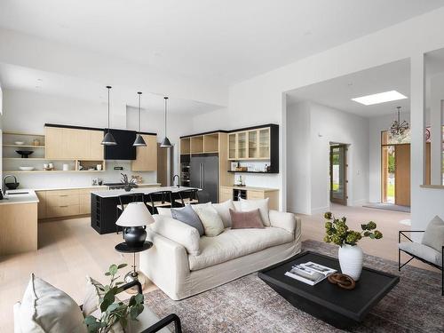 1084 Maple Rd, North Saanich, BC - Indoor Photo Showing Living Room