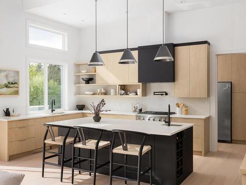 1084 Maple Rd, North Saanich, BC - Indoor Photo Showing Kitchen With Upgraded Kitchen