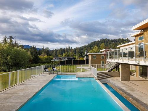 1084 Maple Rd, North Saanich, BC - Outdoor With In Ground Pool