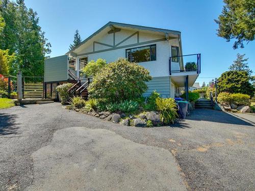 112 Crescent Rd West, Qualicum Beach, BC - Outdoor