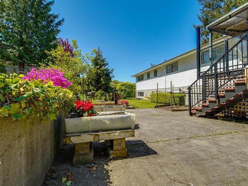 112 Crescent Rd West, Qualicum Beach, BC - Outdoor