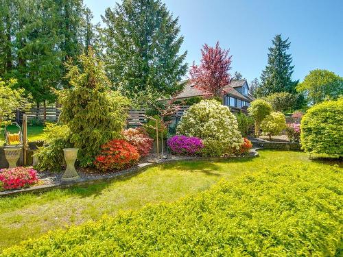 112 Crescent Rd West, Qualicum Beach, BC - Outdoor